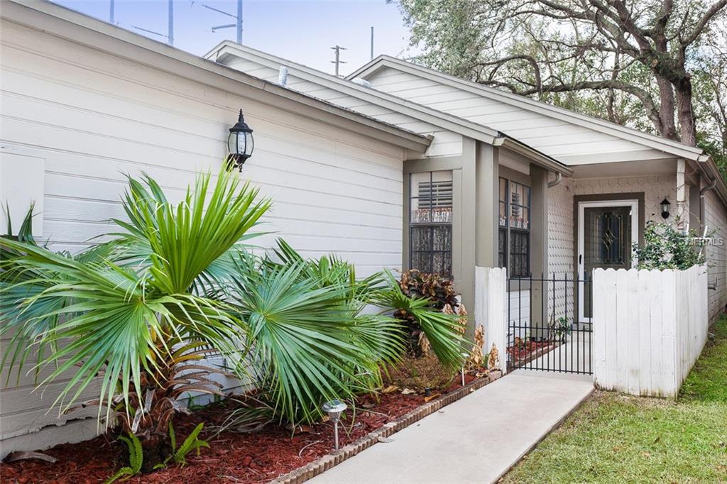 513 PORTLAND CIRCLE, APOPKA, Florida 32703, 2 Bedrooms Bedrooms, 5 Rooms Rooms,2 BathroomsBathrooms,Residential,For sale,PORTLAND,O5560771