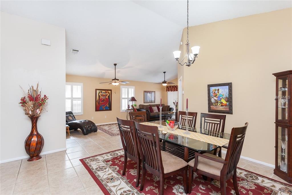 513 PORTLAND CIRCLE, APOPKA, Florida 32703, 2 Bedrooms Bedrooms, 5 Rooms Rooms,2 BathroomsBathrooms,Residential,For sale,PORTLAND,O5560771