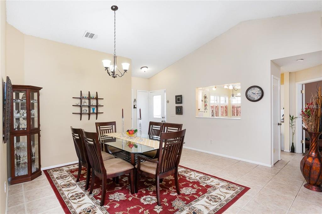 513 PORTLAND CIRCLE, APOPKA, Florida 32703, 2 Bedrooms Bedrooms, 5 Rooms Rooms,2 BathroomsBathrooms,Residential,For sale,PORTLAND,O5560771