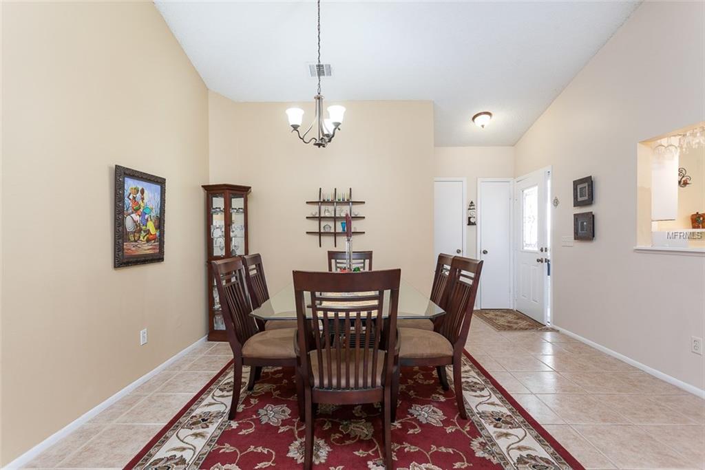 513 PORTLAND CIRCLE, APOPKA, Florida 32703, 2 Bedrooms Bedrooms, 5 Rooms Rooms,2 BathroomsBathrooms,Residential,For sale,PORTLAND,O5560771