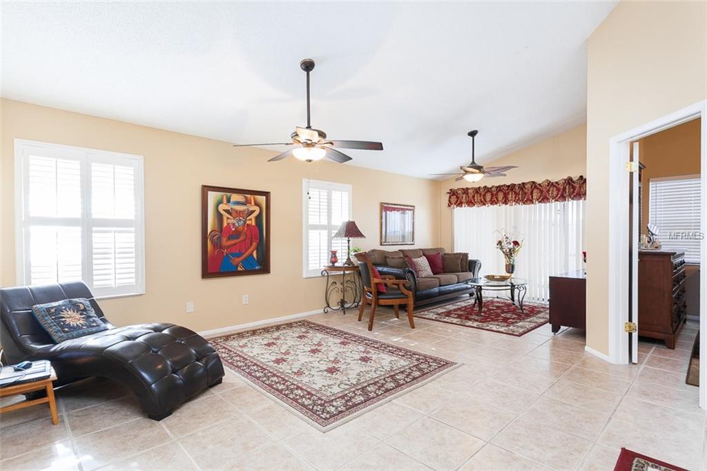 513 PORTLAND CIRCLE, APOPKA, Florida 32703, 2 Bedrooms Bedrooms, 5 Rooms Rooms,2 BathroomsBathrooms,Residential,For sale,PORTLAND,O5560771