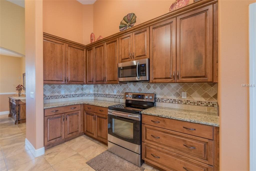 9721 ROYAL VISTA AVENUE, CLERMONT, Florida 34711, 4 Bedrooms Bedrooms, 8 Rooms Rooms,3 BathroomsBathrooms,Residential,For sale,ROYAL VISTA,T2927963