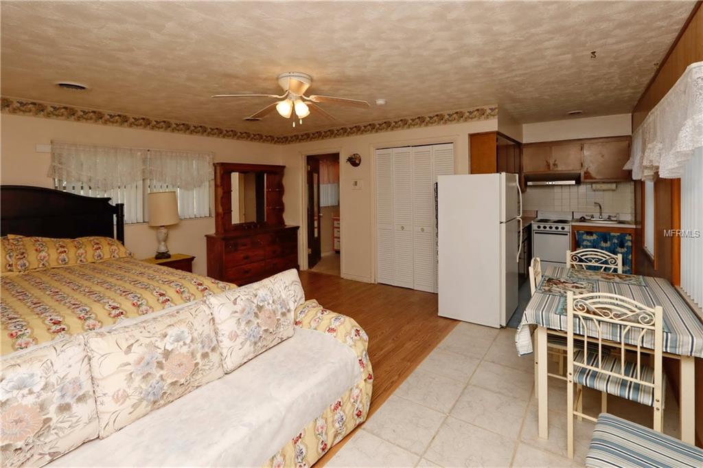 27357 FRAMPTON AVENUE, BROOKSVILLE, Florida 34602, 6 Bedrooms Bedrooms, 8 Rooms Rooms,6 BathroomsBathrooms,Residential,For sale,FRAMPTON,T2911388