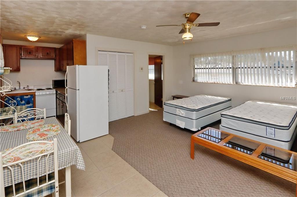 27357 FRAMPTON AVENUE, BROOKSVILLE, Florida 34602, 6 Bedrooms Bedrooms, 8 Rooms Rooms,6 BathroomsBathrooms,Residential,For sale,FRAMPTON,T2911388