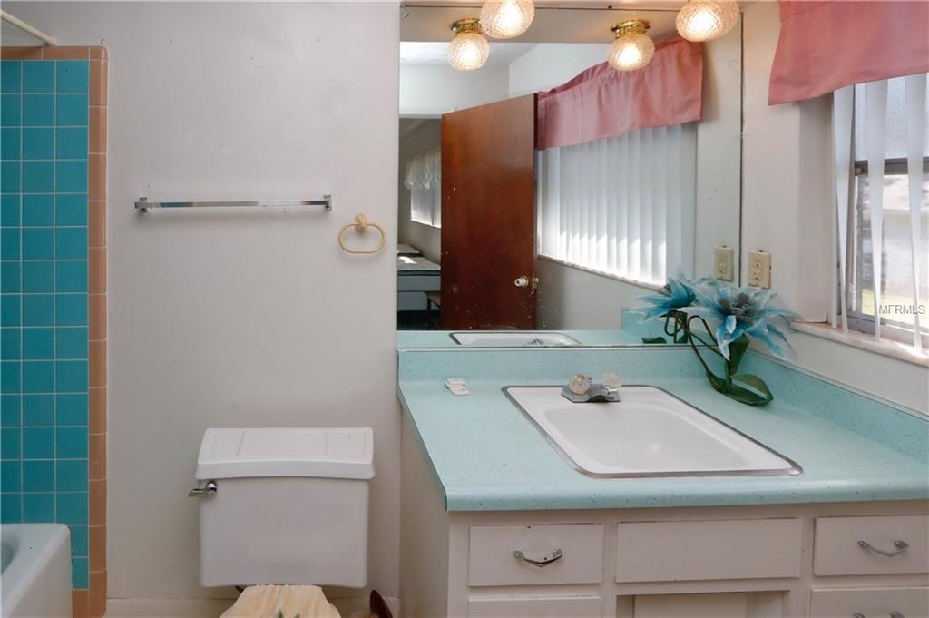 27357 FRAMPTON AVENUE, BROOKSVILLE, Florida 34602, 6 Bedrooms Bedrooms, 8 Rooms Rooms,6 BathroomsBathrooms,Residential,For sale,FRAMPTON,T2911388