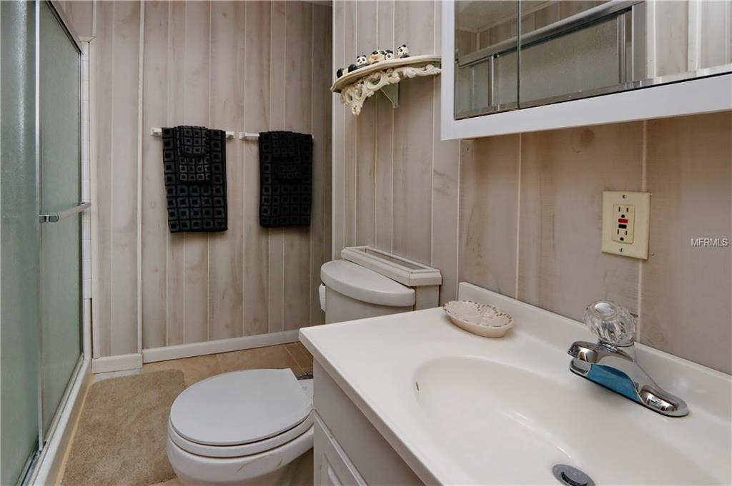 27357 FRAMPTON AVENUE, BROOKSVILLE, Florida 34602, 6 Bedrooms Bedrooms, 8 Rooms Rooms,6 BathroomsBathrooms,Residential,For sale,FRAMPTON,T2911388