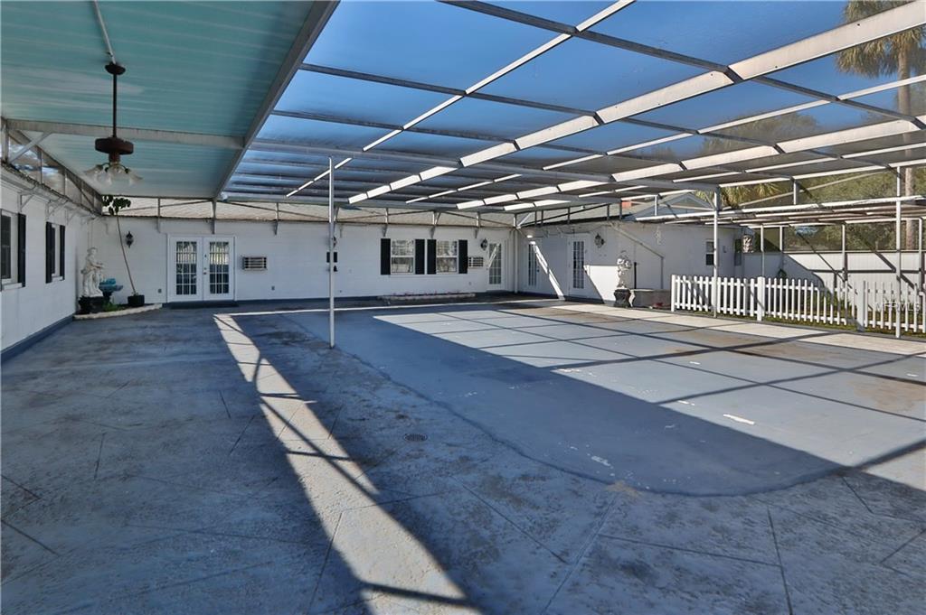 27357 FRAMPTON AVENUE, BROOKSVILLE, Florida 34602, 6 Bedrooms Bedrooms, 8 Rooms Rooms,6 BathroomsBathrooms,Residential,For sale,FRAMPTON,T2911388