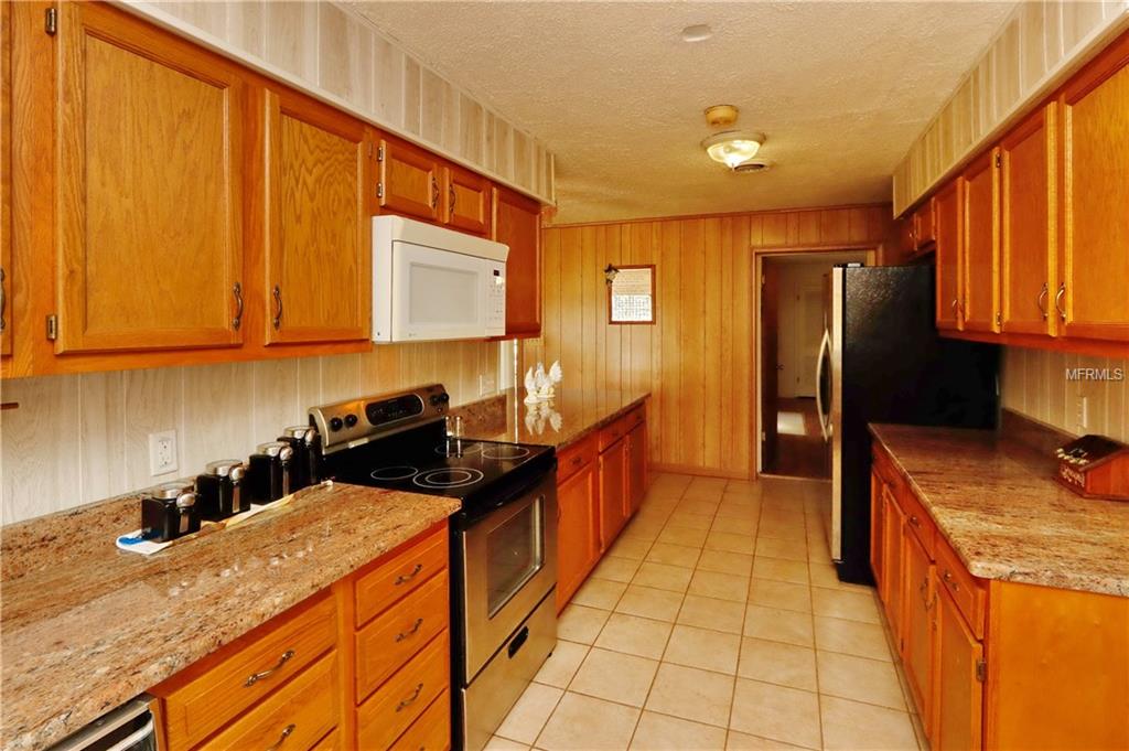 27357 FRAMPTON AVENUE, BROOKSVILLE, Florida 34602, 6 Bedrooms Bedrooms, 8 Rooms Rooms,6 BathroomsBathrooms,Residential,For sale,FRAMPTON,T2911388