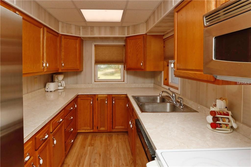 27357 FRAMPTON AVENUE, BROOKSVILLE, Florida 34602, 6 Bedrooms Bedrooms, 8 Rooms Rooms,6 BathroomsBathrooms,Residential,For sale,FRAMPTON,T2911388