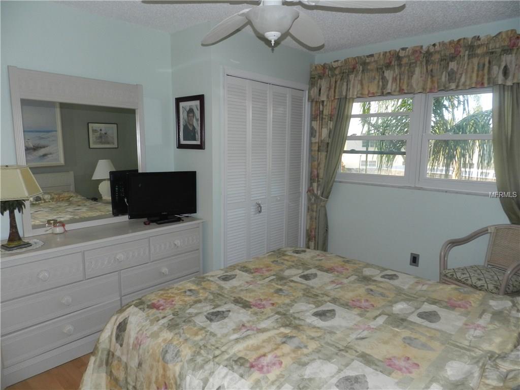 208 ELMWOOD CIRCLE, SEMINOLE, Florida 33777, 3 Bedrooms Bedrooms, 7 Rooms Rooms,2 BathroomsBathrooms,Residential,For sale,ELMWOOD,U7840056