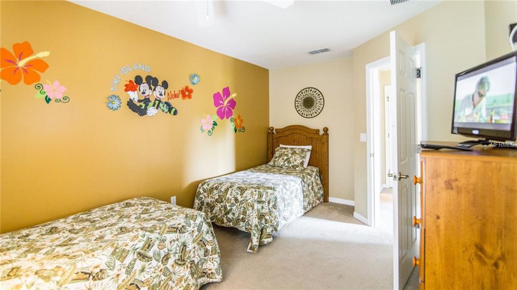 3193 YELLOW LANTANA LANE, KISSIMMEE, Florida 34747, 4 Bedrooms Bedrooms, 7 Rooms Rooms,3 BathroomsBathrooms,Residential,For sale,YELLOW LANTANA,O5554689