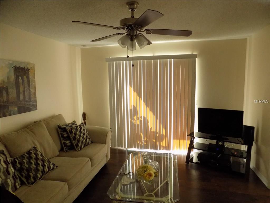 176 CROWN POINT CIRCLE, LONGWOOD, Florida 32779, 3 Bedrooms Bedrooms, 6 Rooms Rooms,2 BathroomsBathrooms,Residential,For sale,CROWN POINT,O5559353