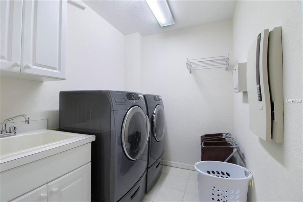 2877 BAYSHORE TRAILS DRIVE, TAMPA, Florida 33611, 4 Bedrooms Bedrooms, 3 Rooms Rooms,3 BathroomsBathrooms,Residential,For sale,BAYSHORE TRAILS,T2928289