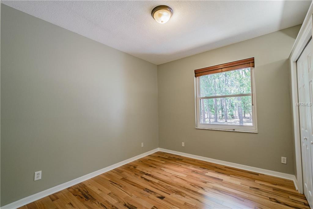 18805 LIVINGSTON AVENUE, LUTZ, Florida 33559, 6 Bedrooms Bedrooms, 13 Rooms Rooms,3 BathroomsBathrooms,Residential,For sale,LIVINGSTON,T2878550