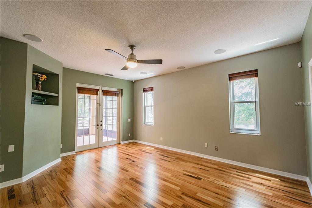 18805 LIVINGSTON AVENUE, LUTZ, Florida 33559, 6 Bedrooms Bedrooms, 13 Rooms Rooms,3 BathroomsBathrooms,Residential,For sale,LIVINGSTON,T2878550