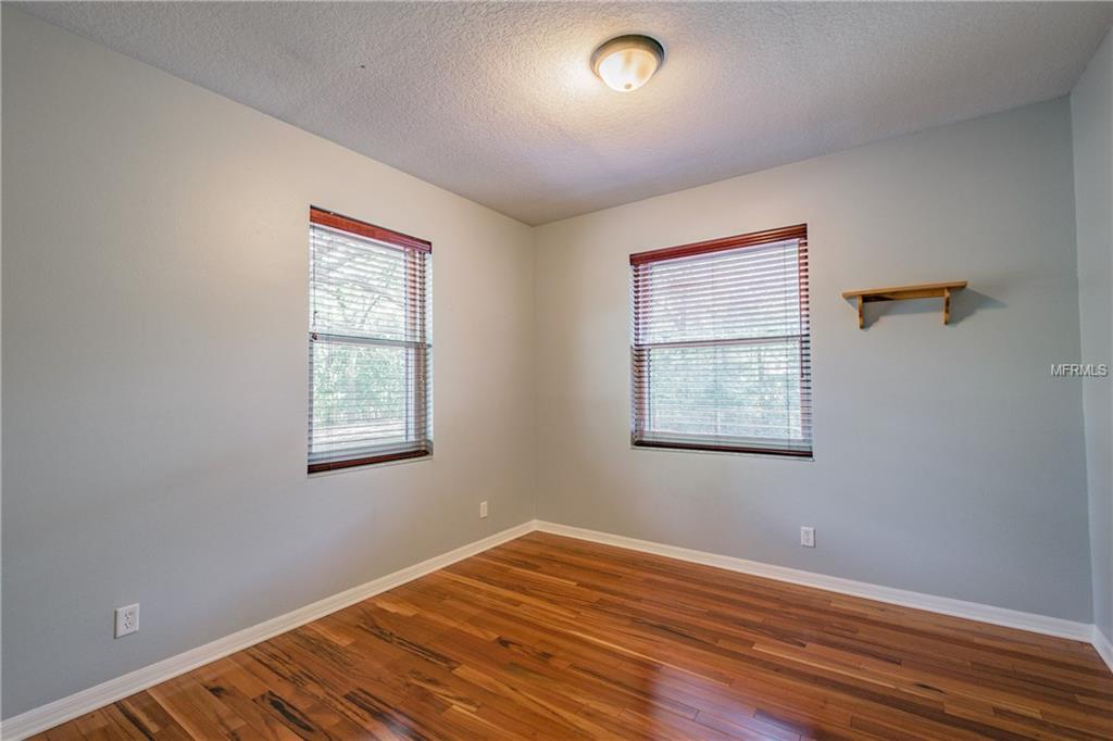 18805 LIVINGSTON AVENUE, LUTZ, Florida 33559, 6 Bedrooms Bedrooms, 13 Rooms Rooms,3 BathroomsBathrooms,Residential,For sale,LIVINGSTON,T2878550