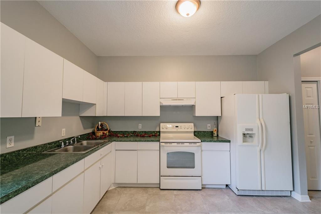 18805 LIVINGSTON AVENUE, LUTZ, Florida 33559, 6 Bedrooms Bedrooms, 13 Rooms Rooms,3 BathroomsBathrooms,Residential,For sale,LIVINGSTON,T2878550