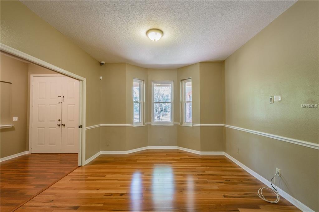 18805 LIVINGSTON AVENUE, LUTZ, Florida 33559, 6 Bedrooms Bedrooms, 13 Rooms Rooms,3 BathroomsBathrooms,Residential,For sale,LIVINGSTON,T2878550