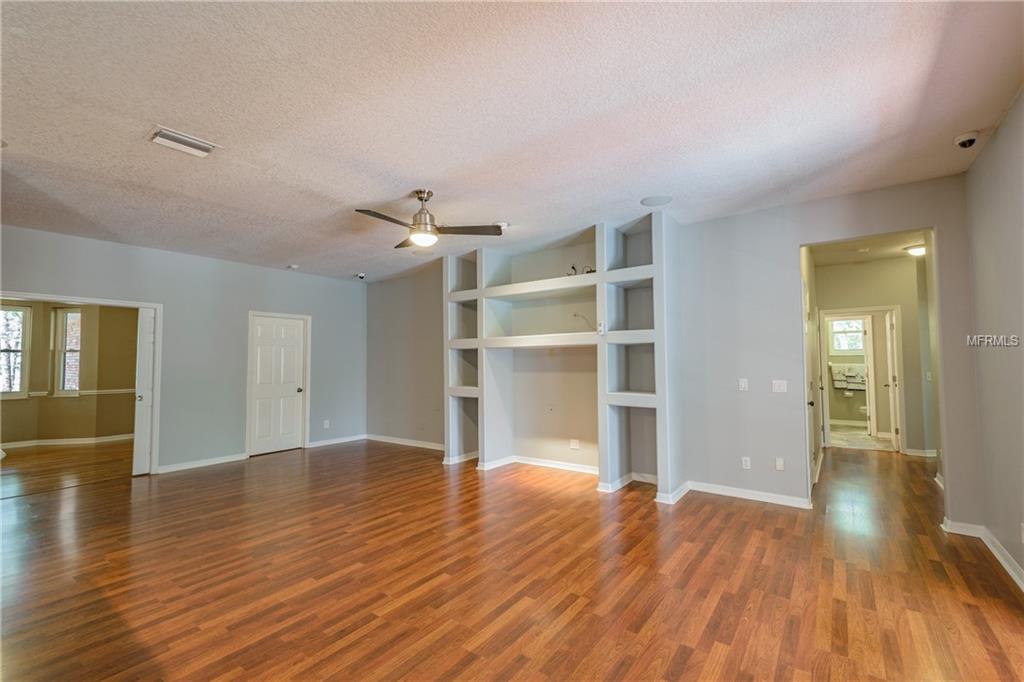 18805 LIVINGSTON AVENUE, LUTZ, Florida 33559, 6 Bedrooms Bedrooms, 13 Rooms Rooms,3 BathroomsBathrooms,Residential,For sale,LIVINGSTON,T2878550