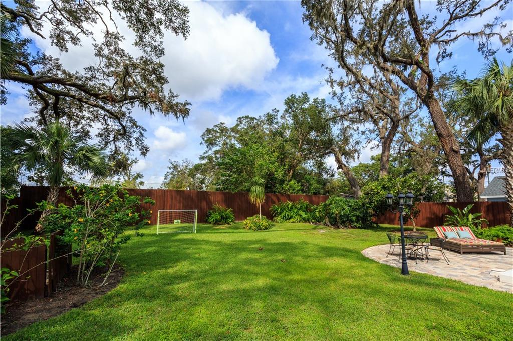 221 MINNEHAHA ROAD, MAITLAND, Florida 32751, 4 Bedrooms Bedrooms, 11 Rooms Rooms,3 BathroomsBathrooms,Residential,For sale,MINNEHAHA,O5540490