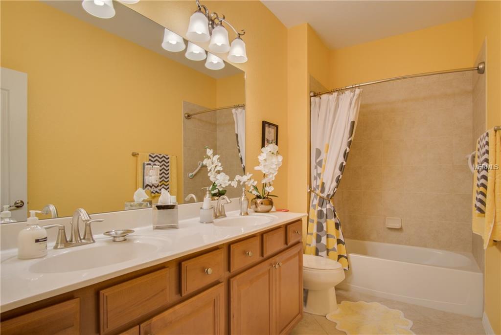 6471 WILLOWSHIRE WAY, BRADENTON, Florida 34212, 3 Bedrooms Bedrooms, 9 Rooms Rooms,2 BathroomsBathrooms,Residential,For sale,WILLOWSHIRE,A4202972