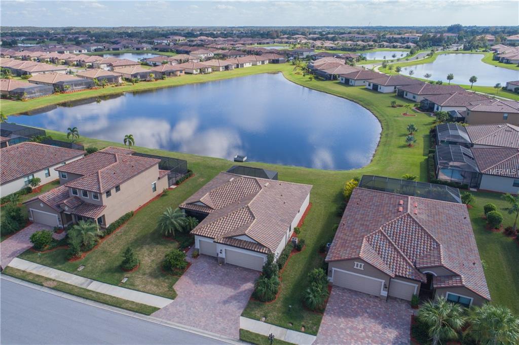 6471 WILLOWSHIRE WAY, BRADENTON, Florida 34212, 3 Bedrooms Bedrooms, 9 Rooms Rooms,2 BathroomsBathrooms,Residential,For sale,WILLOWSHIRE,A4202972