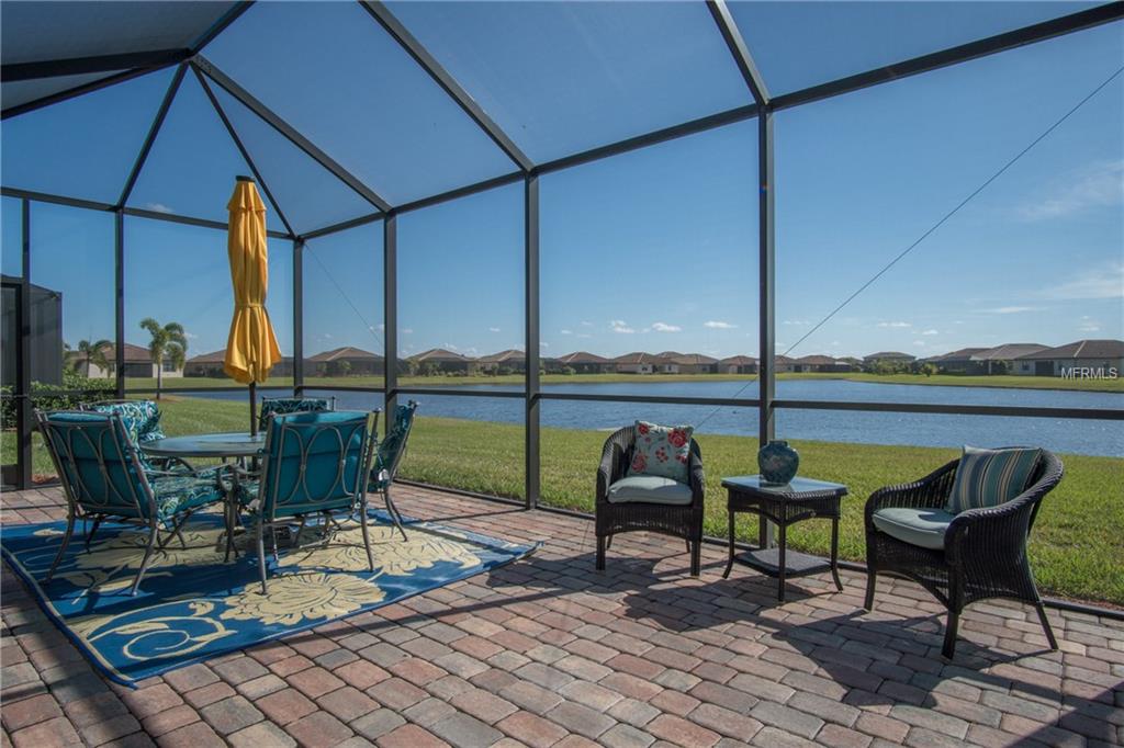 6471 WILLOWSHIRE WAY, BRADENTON, Florida 34212, 3 Bedrooms Bedrooms, 9 Rooms Rooms,2 BathroomsBathrooms,Residential,For sale,WILLOWSHIRE,A4202972