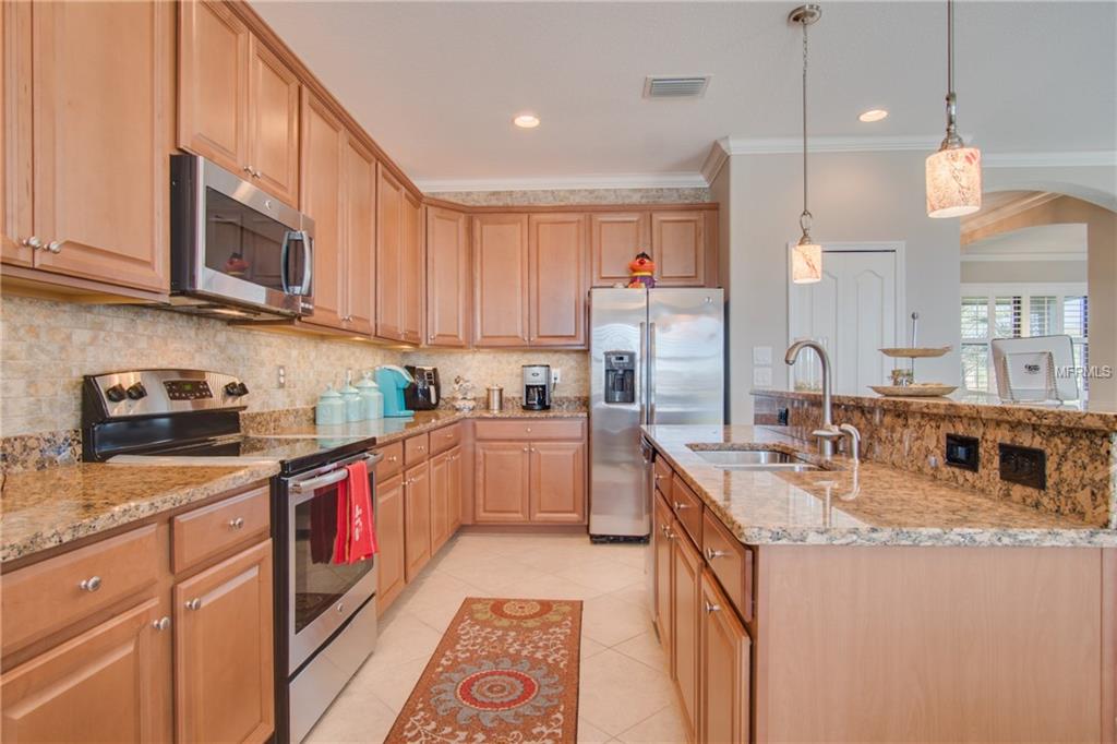 6471 WILLOWSHIRE WAY, BRADENTON, Florida 34212, 3 Bedrooms Bedrooms, 9 Rooms Rooms,2 BathroomsBathrooms,Residential,For sale,WILLOWSHIRE,A4202972