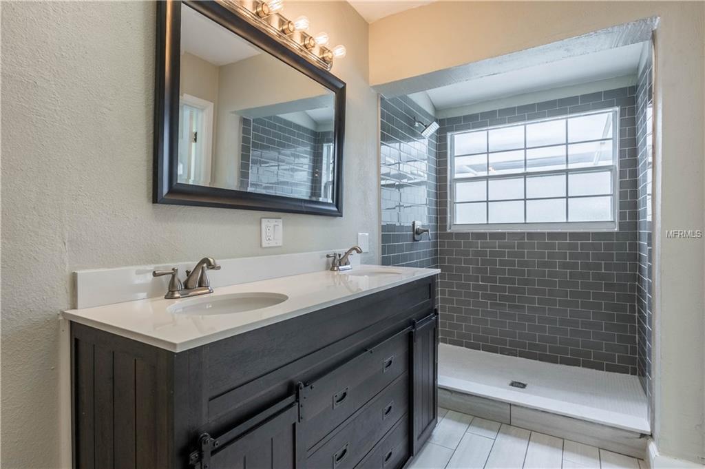 3541 BROOKLINE DRIVE, SARASOTA, Florida 34239, 3 Bedrooms Bedrooms, 7 Rooms Rooms,2 BathroomsBathrooms,Residential,For sale,BROOKLINE,A4208827