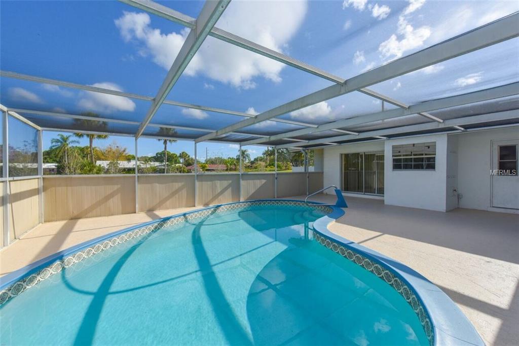 3541 BROOKLINE DRIVE, SARASOTA, Florida 34239, 3 Bedrooms Bedrooms, 7 Rooms Rooms,2 BathroomsBathrooms,Residential,For sale,BROOKLINE,A4208827