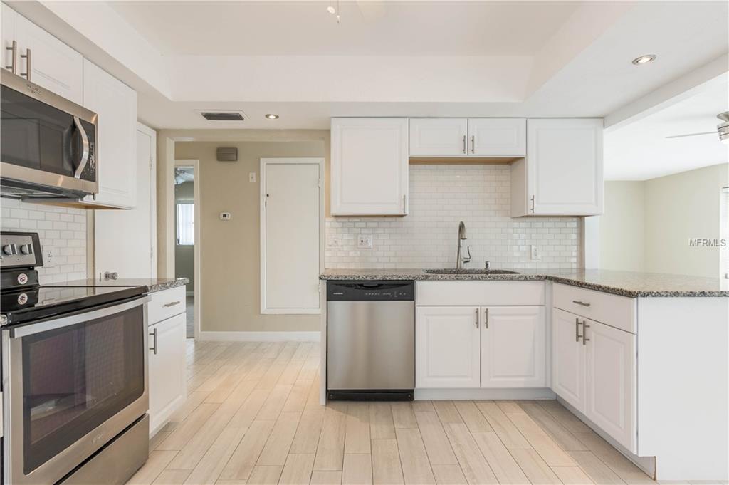 3541 BROOKLINE DRIVE, SARASOTA, Florida 34239, 3 Bedrooms Bedrooms, 7 Rooms Rooms,2 BathroomsBathrooms,Residential,For sale,BROOKLINE,A4208827