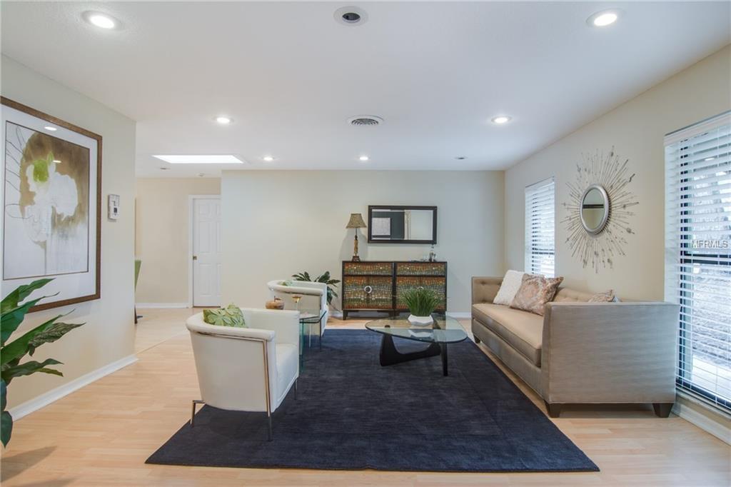 28 WINDSOR ISLE DRIVE, LONGWOOD, Florida 32779, 4 Bedrooms Bedrooms, 3 Rooms Rooms,3 BathroomsBathrooms,Residential,For sale,WINDSOR ISLE,O5507523