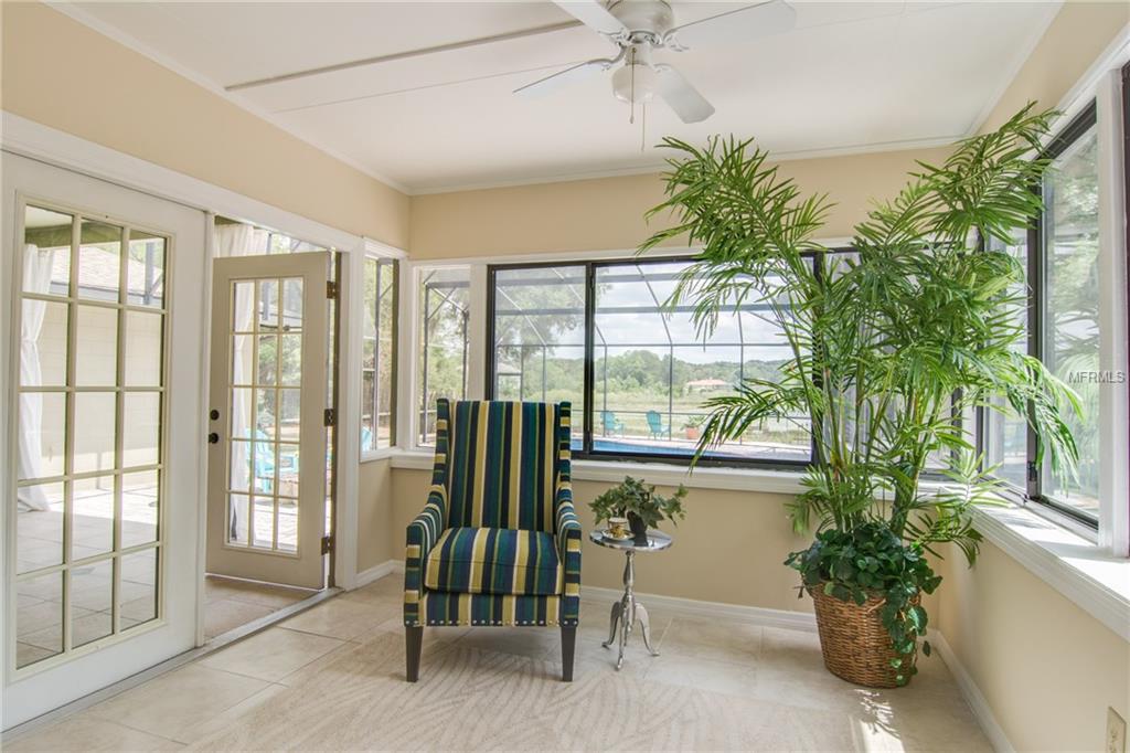 28 WINDSOR ISLE DRIVE, LONGWOOD, Florida 32779, 4 Bedrooms Bedrooms, 3 Rooms Rooms,3 BathroomsBathrooms,Residential,For sale,WINDSOR ISLE,O5507523