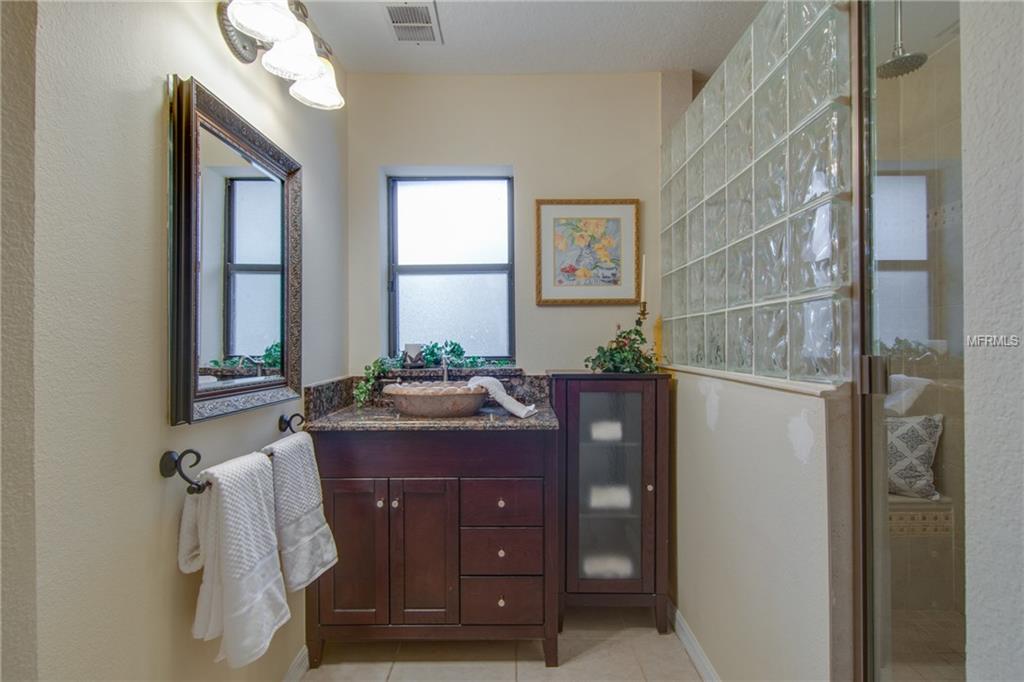 28 WINDSOR ISLE DRIVE, LONGWOOD, Florida 32779, 4 Bedrooms Bedrooms, 3 Rooms Rooms,3 BathroomsBathrooms,Residential,For sale,WINDSOR ISLE,O5507523