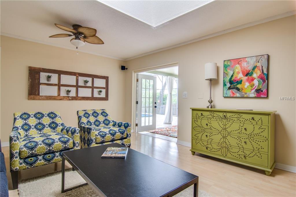 28 WINDSOR ISLE DRIVE, LONGWOOD, Florida 32779, 4 Bedrooms Bedrooms, 3 Rooms Rooms,3 BathroomsBathrooms,Residential,For sale,WINDSOR ISLE,O5507523