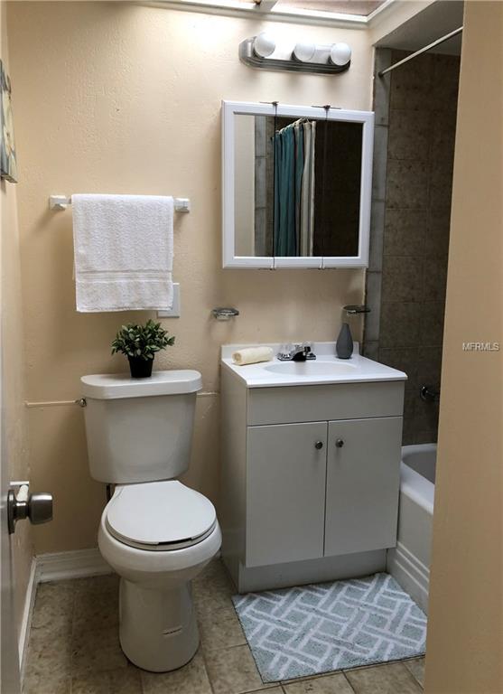 508 CAROLYNE STREET, TEMPLE TERRACE, Florida 33617, 5 Bedrooms Bedrooms, 10 Rooms Rooms,2 BathroomsBathrooms,Residential,For sale,CAROLYNE,T2903321