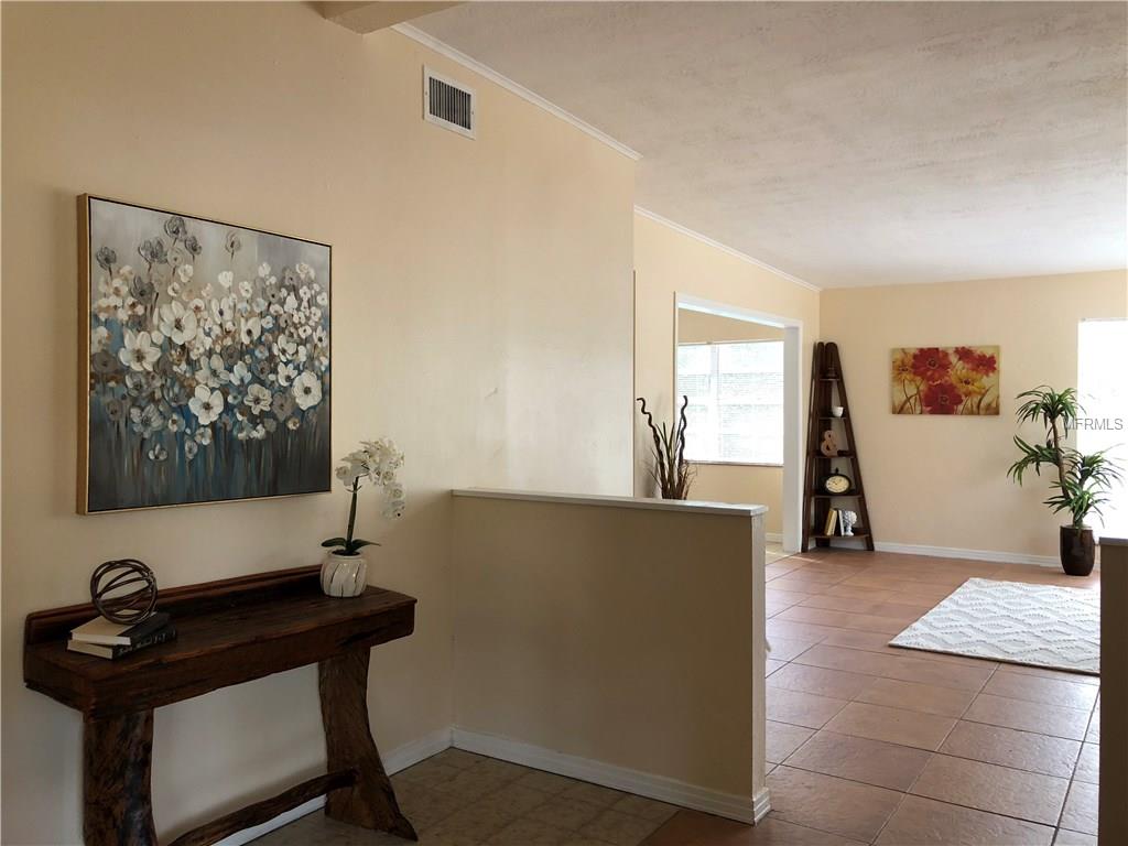 508 CAROLYNE STREET, TEMPLE TERRACE, Florida 33617, 5 Bedrooms Bedrooms, 10 Rooms Rooms,2 BathroomsBathrooms,Residential,For sale,CAROLYNE,T2903321