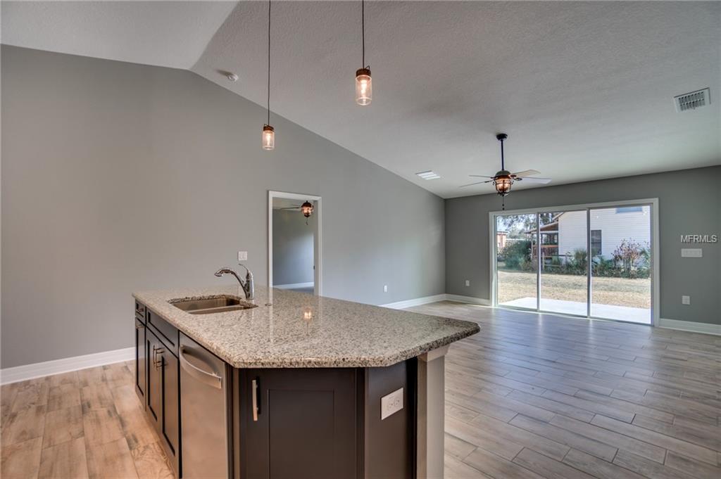 78 N OAK AVENUE, UMATILLA, Florida 32784, 4 Bedrooms Bedrooms, 3 Rooms Rooms,2 BathroomsBathrooms,Residential,For sale,OAK,O5544423