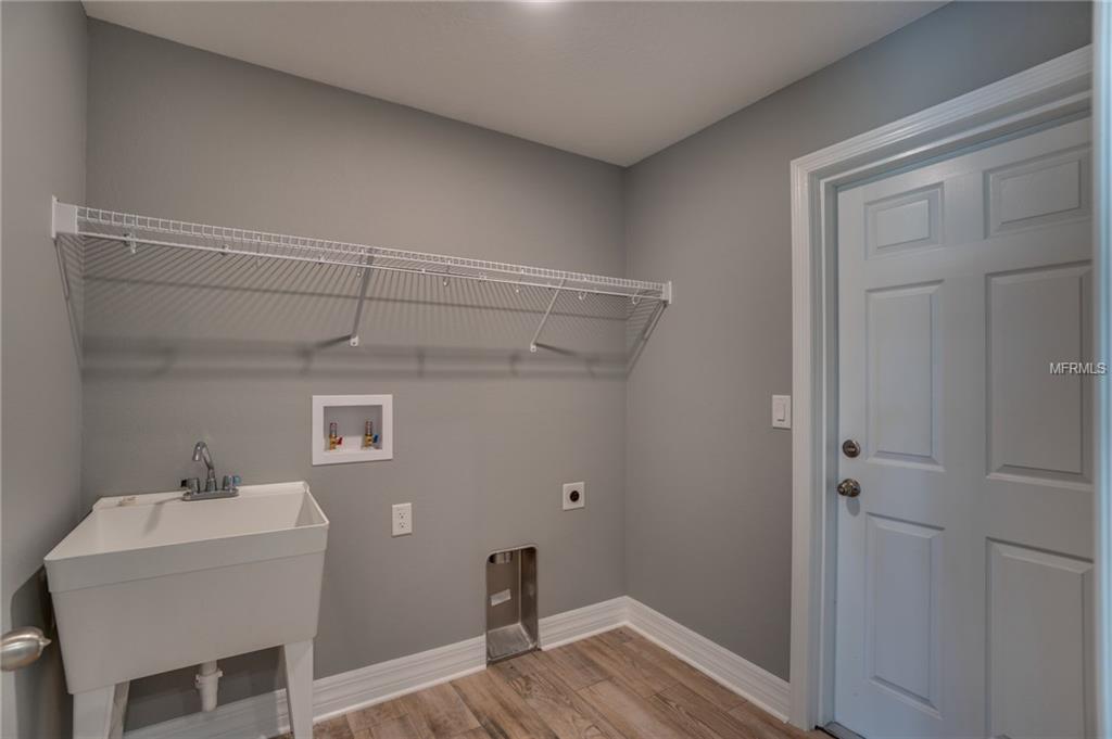 78 N OAK AVENUE, UMATILLA, Florida 32784, 4 Bedrooms Bedrooms, 3 Rooms Rooms,2 BathroomsBathrooms,Residential,For sale,OAK,O5544423