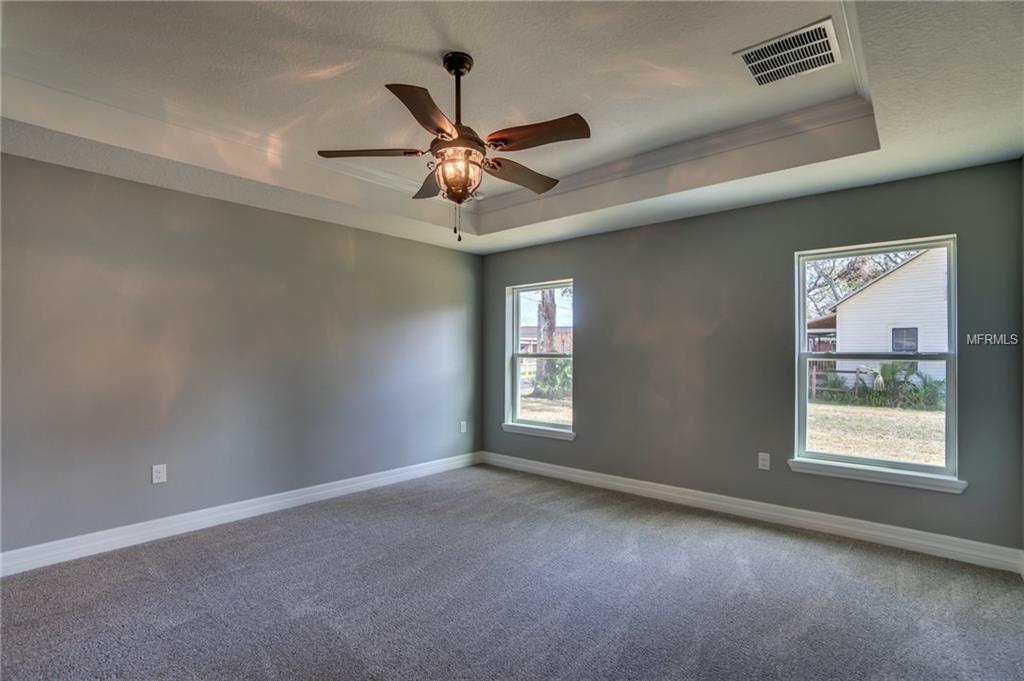 78 N OAK AVENUE, UMATILLA, Florida 32784, 4 Bedrooms Bedrooms, 3 Rooms Rooms,2 BathroomsBathrooms,Residential,For sale,OAK,O5544423