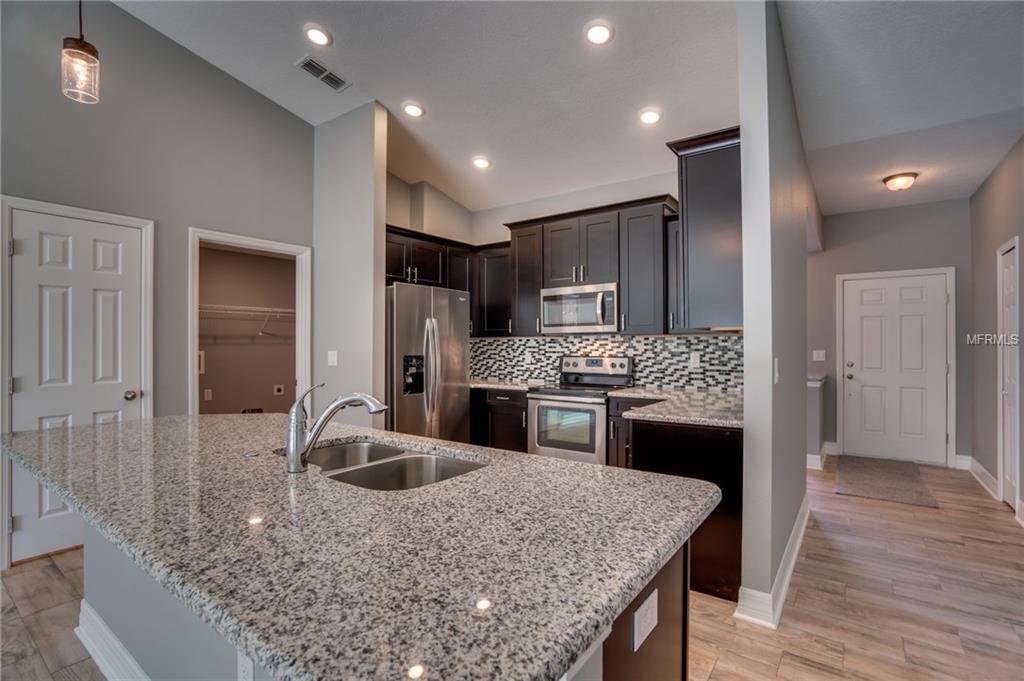 78 N OAK AVENUE, UMATILLA, Florida 32784, 4 Bedrooms Bedrooms, 3 Rooms Rooms,2 BathroomsBathrooms,Residential,For sale,OAK,O5544423