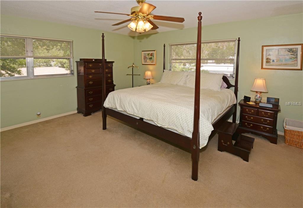 1735 KARLETON PLACE S, ST PETERSBURG, Florida 33712, 4 Bedrooms Bedrooms, 3 Rooms Rooms,2 BathroomsBathrooms,Residential,For sale,KARLETON,U7845096