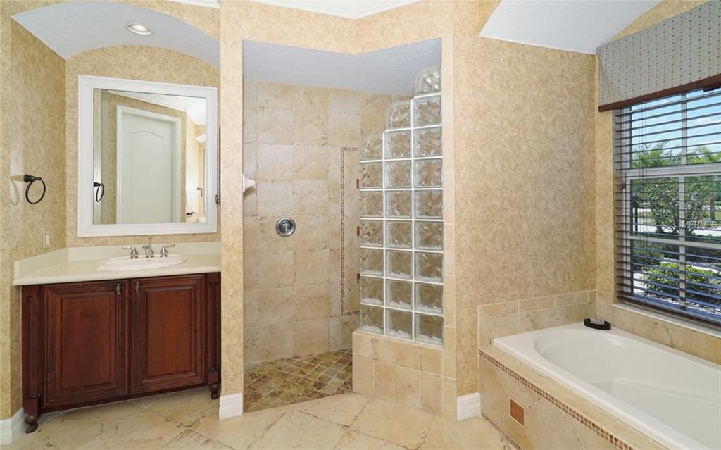 13329 SWALLOWTAIL DRIVE, LAKEWOOD RANCH, Florida 34202, 4 Bedrooms Bedrooms, 10 Rooms Rooms,3 BathroomsBathrooms,Residential,For sale,SWALLOWTAIL,A4208106