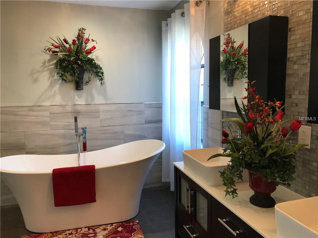 2941 BURNING TREE COURT, OVIEDO, Florida 32765, 4 Bedrooms Bedrooms, 11 Rooms Rooms,3 BathroomsBathrooms,Residential,For sale,BURNING TREE,O5561359