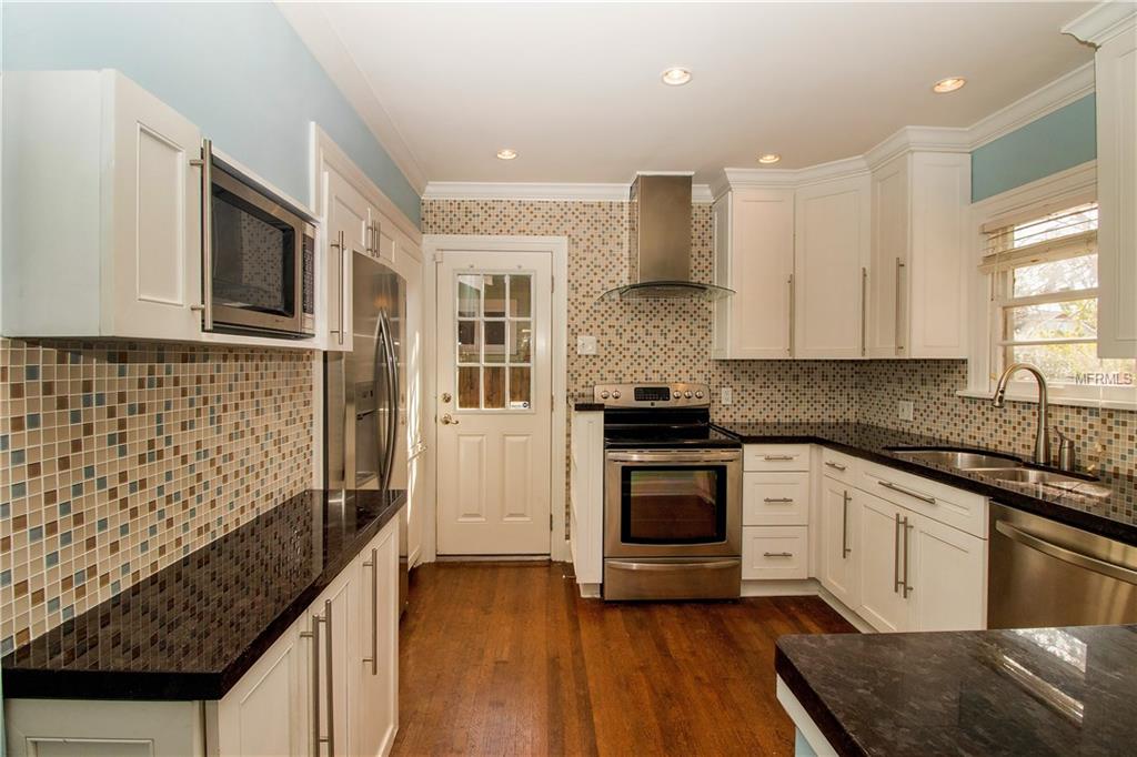 3211 6TH AVENUE N, ST PETERSBURG, Florida 33713, 2 Bedrooms Bedrooms, 3 Rooms Rooms,2 BathroomsBathrooms,Residential,For sale,6TH,U7847589