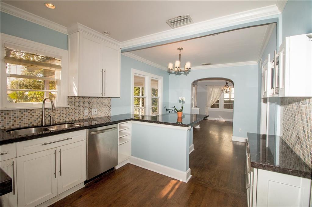 3211 6TH AVENUE N, ST PETERSBURG, Florida 33713, 2 Bedrooms Bedrooms, 3 Rooms Rooms,2 BathroomsBathrooms,Residential,For sale,6TH,U7847589