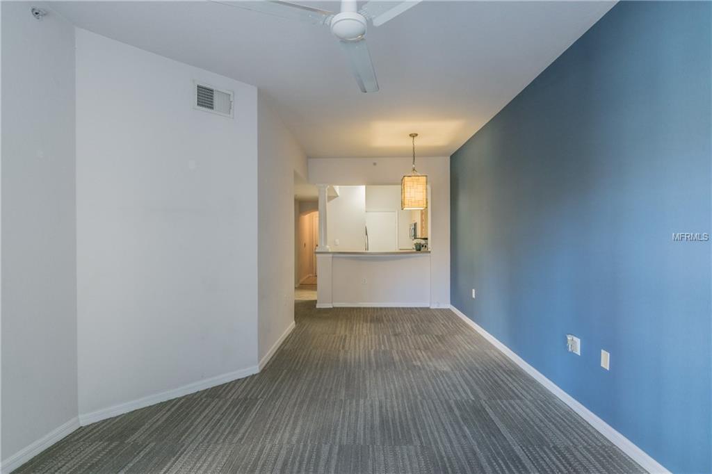 200 4TH AVE S, ST PETERSBURG, Florida 33701, 1 Bedroom Bedrooms, 3 Rooms Rooms,1 BathroomBathrooms,Residential,For sale,4TH AVE S,U7847506