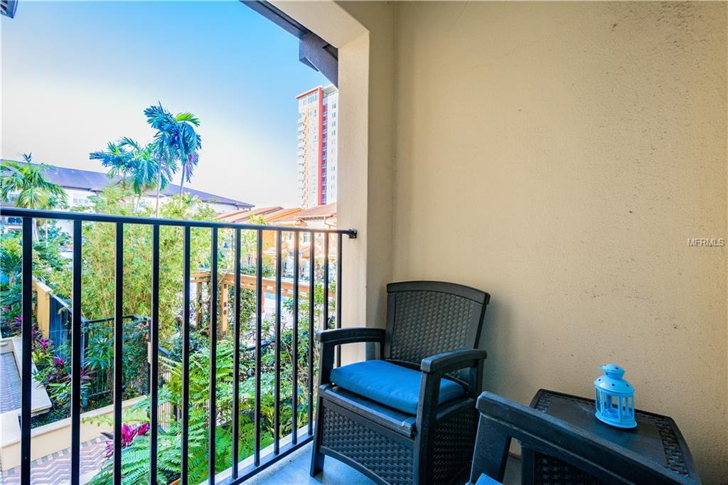 200 4TH AVE S, ST PETERSBURG, Florida 33701, 1 Bedroom Bedrooms, 3 Rooms Rooms,1 BathroomBathrooms,Residential,For sale,4TH AVE S,U7847506
