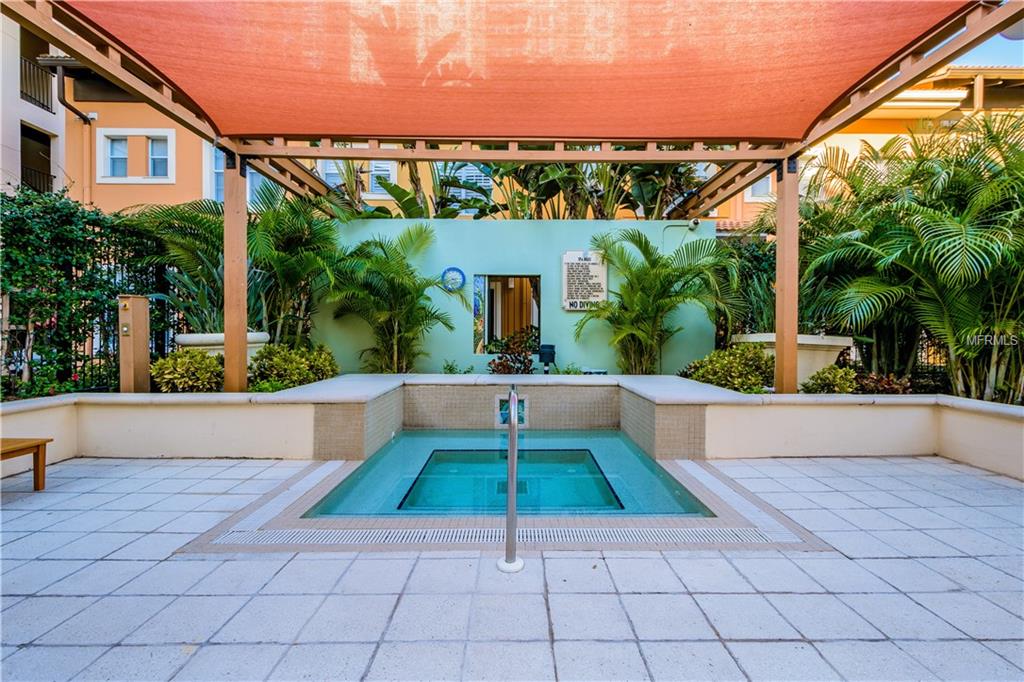 200 4TH AVE S, ST PETERSBURG, Florida 33701, 1 Bedroom Bedrooms, 3 Rooms Rooms,1 BathroomBathrooms,Residential,For sale,4TH AVE S,U7847506