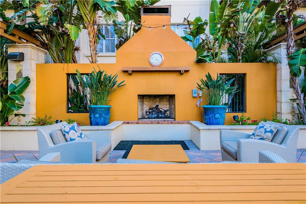 200 4TH AVE S, ST PETERSBURG, Florida 33701, 1 Bedroom Bedrooms, 3 Rooms Rooms,1 BathroomBathrooms,Residential,For sale,4TH AVE S,U7847506